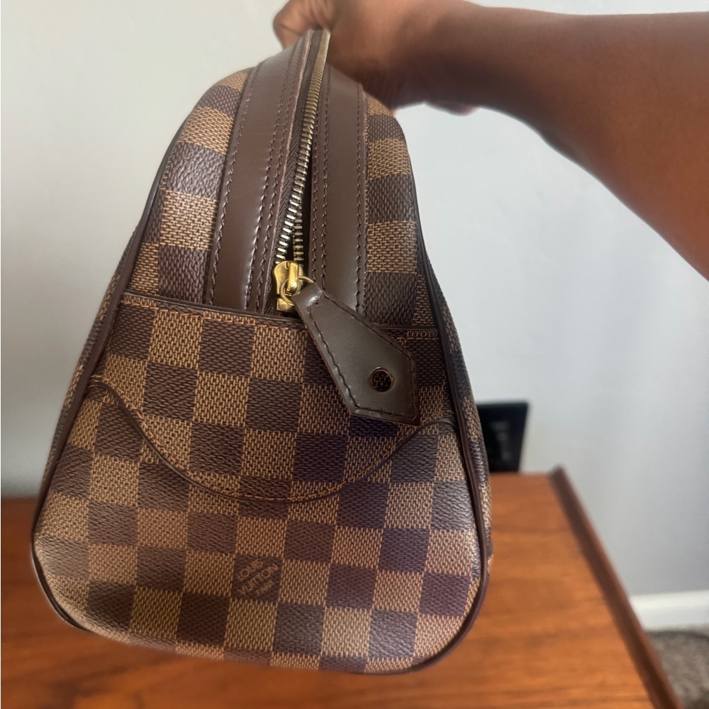 Louis Vuitton Duomo *Authentic* - Picture 2 of 10